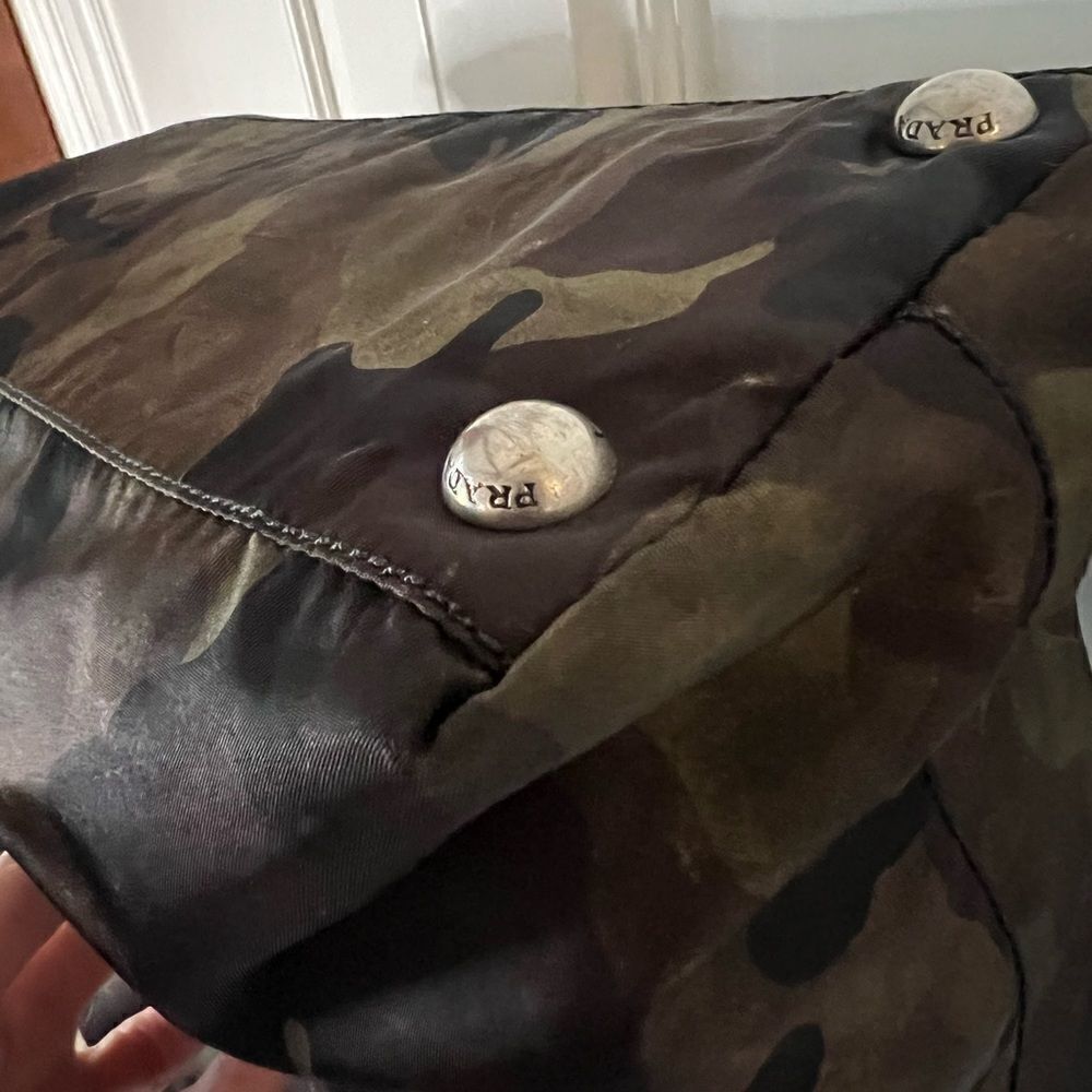 RARE!!!! PRADA CAMO BAG - Picture 6 of 12